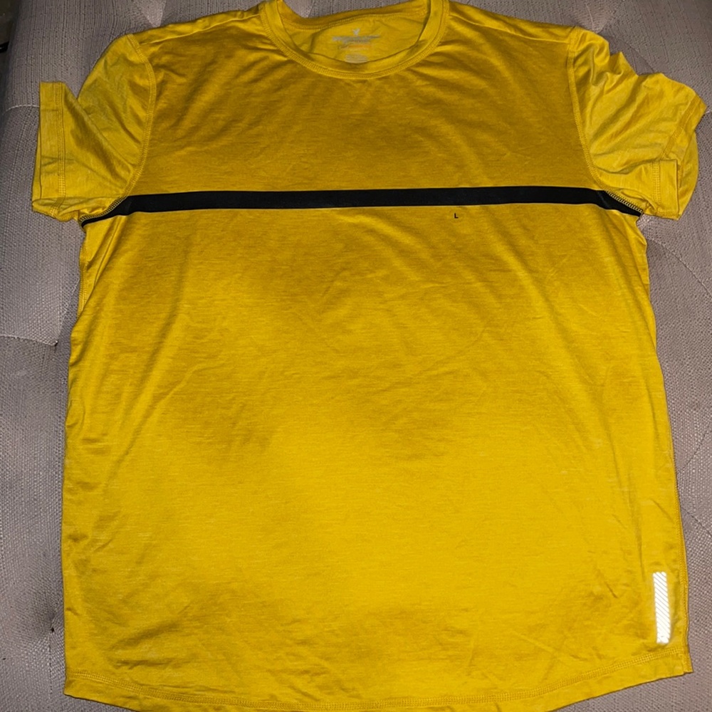 American Eagle Extreme Flex T-shirt
